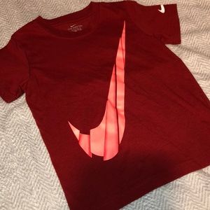 Nike short sleeve shirt